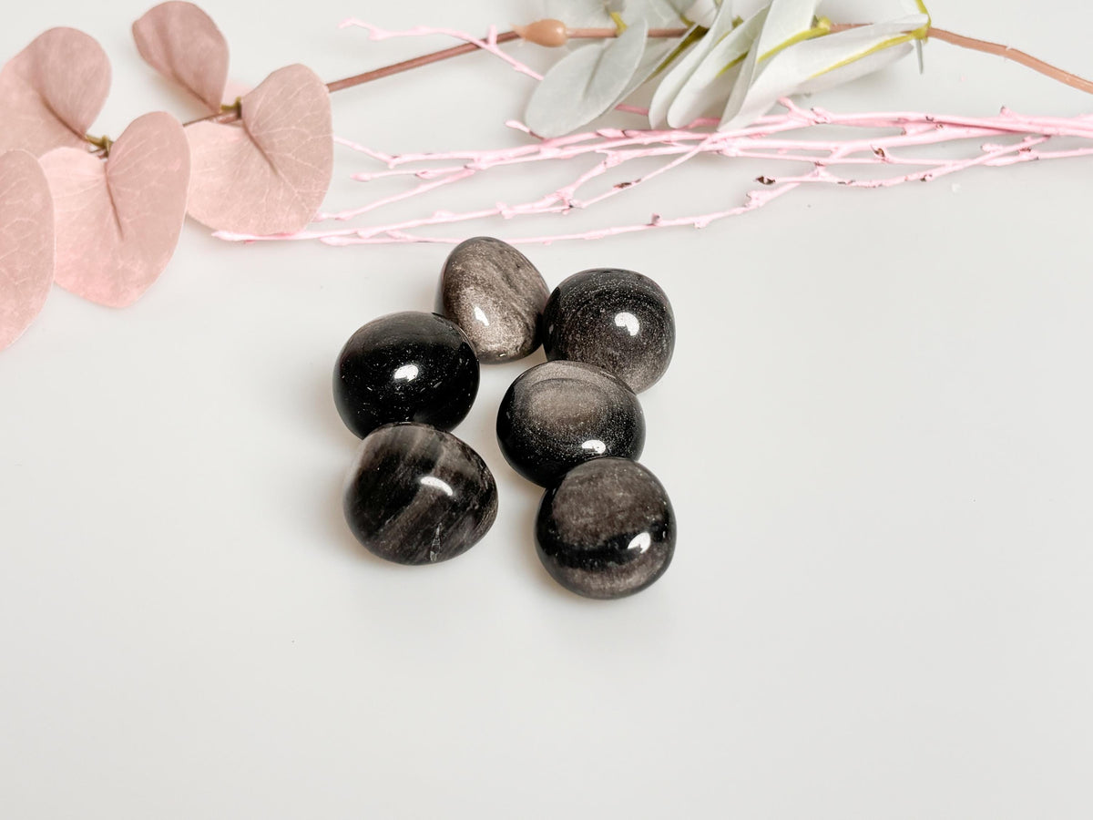 Silver Obsidian Tumbled Stones – With unique flash effect, energy stone for protection, healing &amp; meditation, approx. 2.3cm