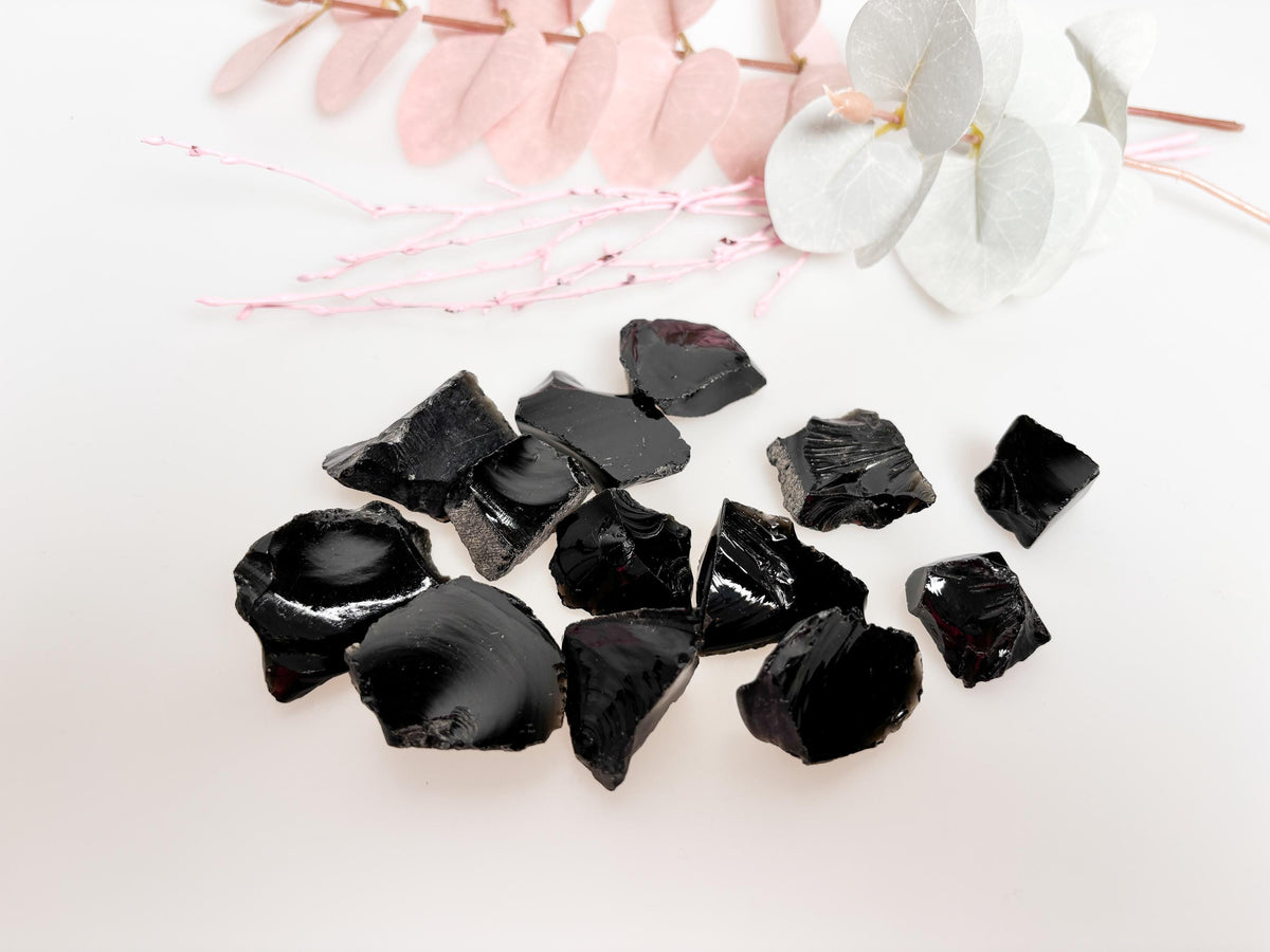 Schwarzer Obsidian Rohstein | Natürlicher Schutzstein | Kraftvoller Heilstein zur Energiearbeit & Meditation