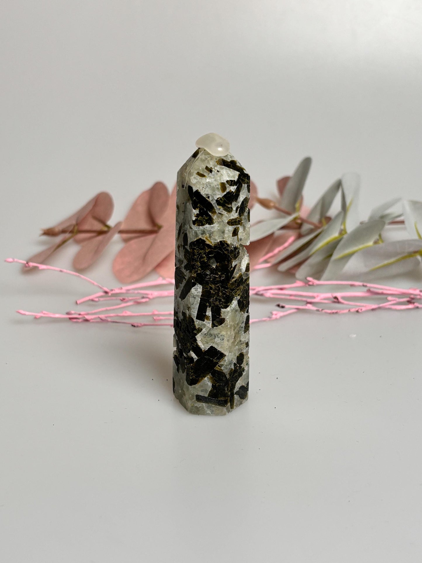 High-quality Prehnite Tower – Natural Gemstone, Energetic Healing Stone for Meditation and Decoration