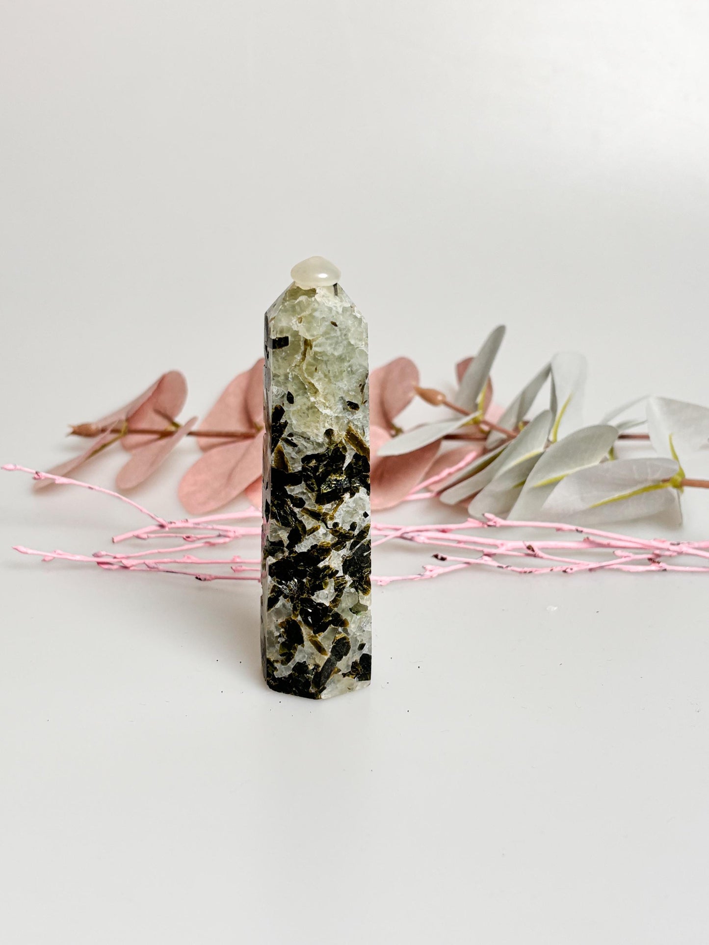 High-quality Prehnite Tower – Natural Gemstone, Energetic Healing Stone for Meditation and Decoration