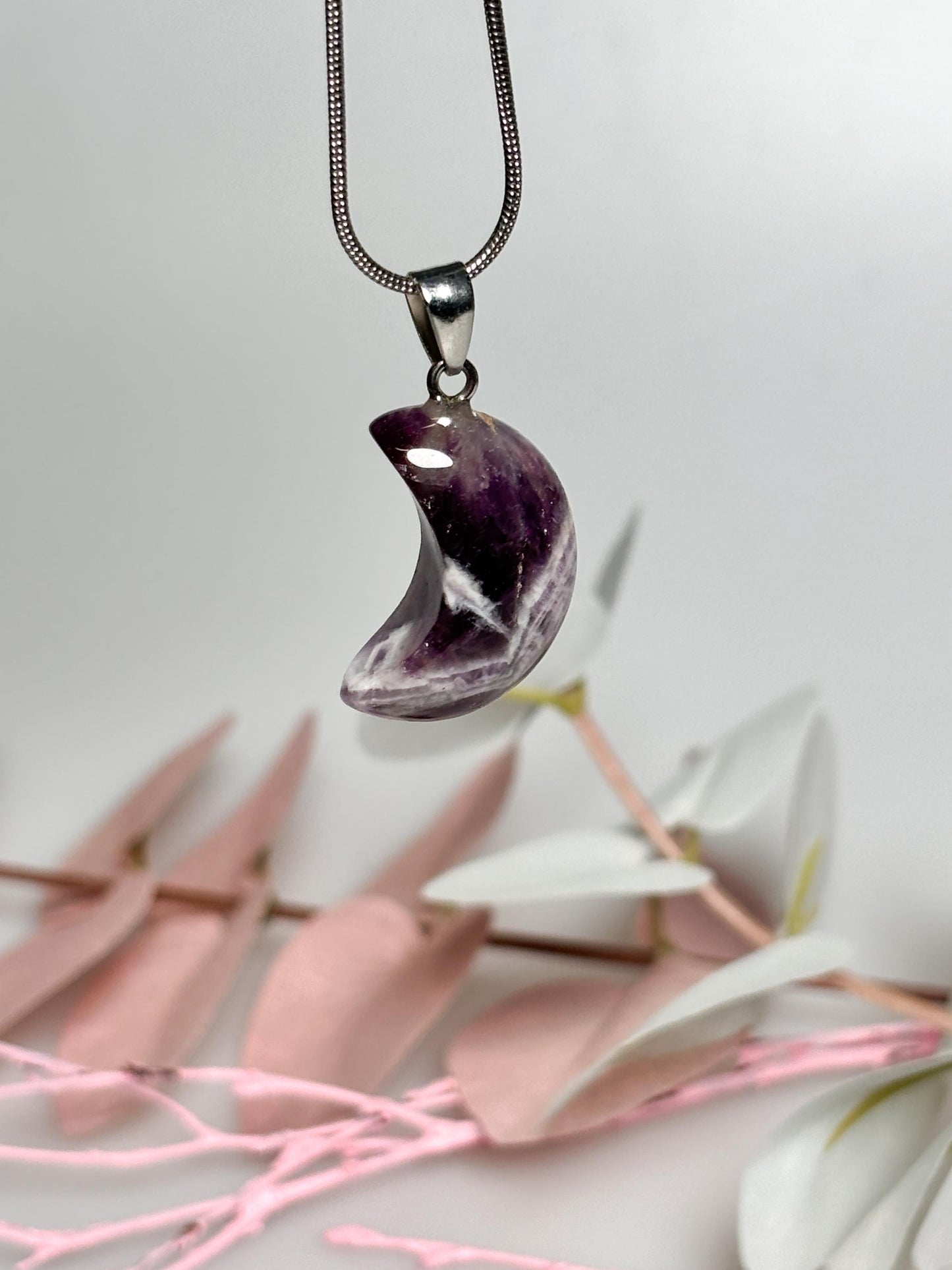 Traum Amethyst Mond Kettenanhänger  Spiritueller Schmuck, Edelstein Anhänger für Schutz und Harmonie