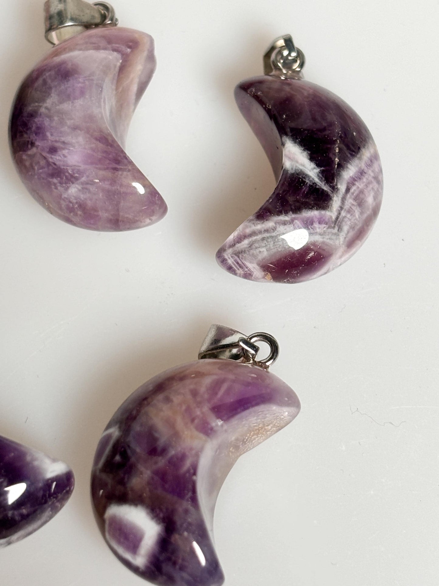 Traum Amethyst Mond Kettenanhänger  Spiritueller Schmuck, Edelstein Anhänger für Schutz und Harmonie