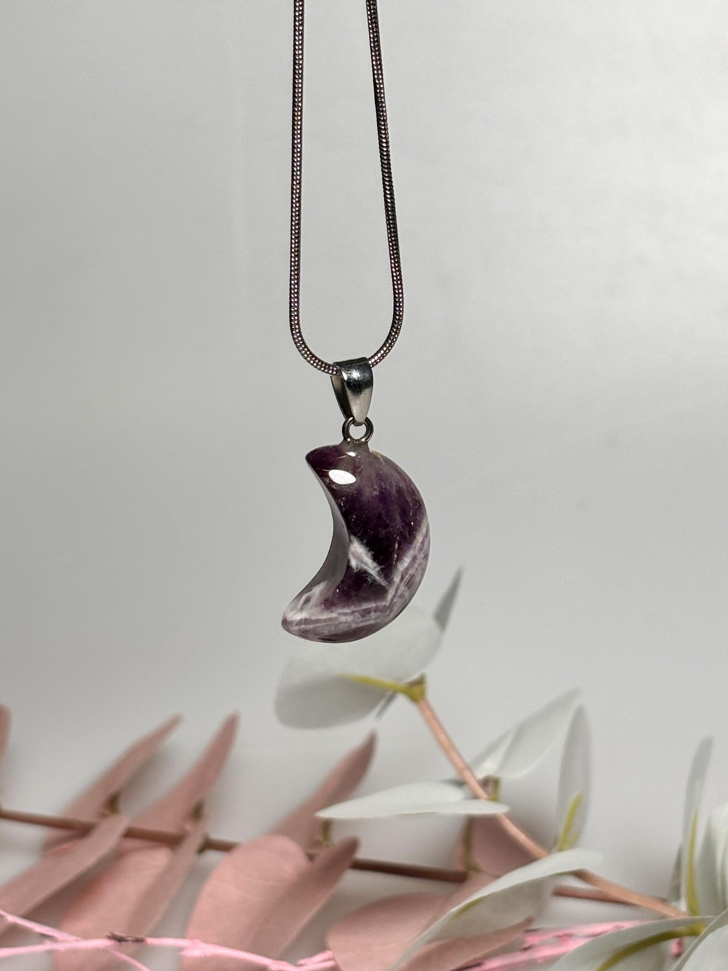 Traum Amethyst Mond Kettenanhänger  Spiritueller Schmuck, Edelstein Anhänger für Schutz und Harmonie