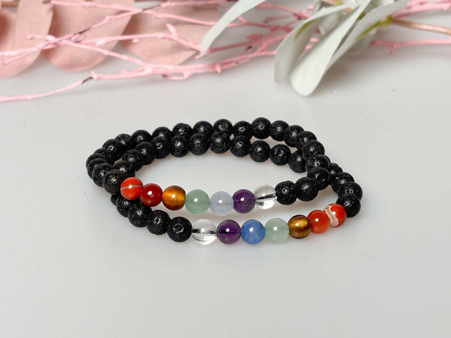 Chakra Perlenarmband aus Lavastein  Energetisches Schmuckstück für Balance & Harmonie