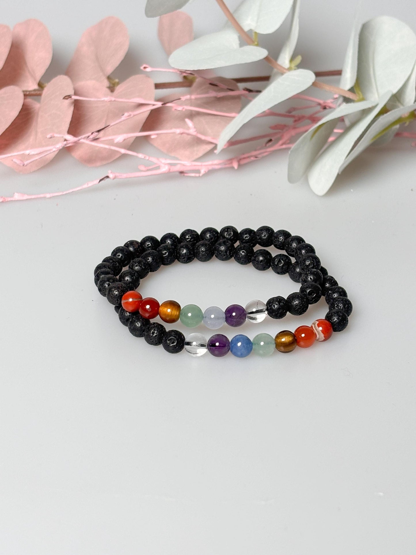 Chakra Perlenarmband aus Lavastein  Energetisches Schmuckstück für Balance & Harmonie