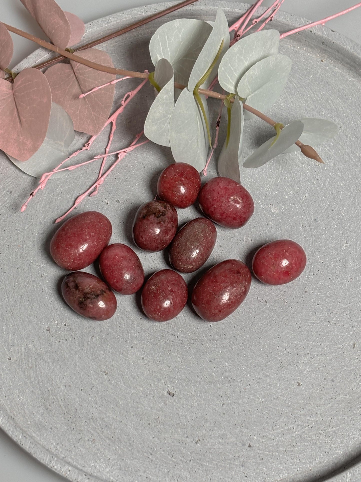 Rhodonit Trommelsteine, hochwertige Qualität, polierte Handschmeichler, Deko- oder Heilsteine