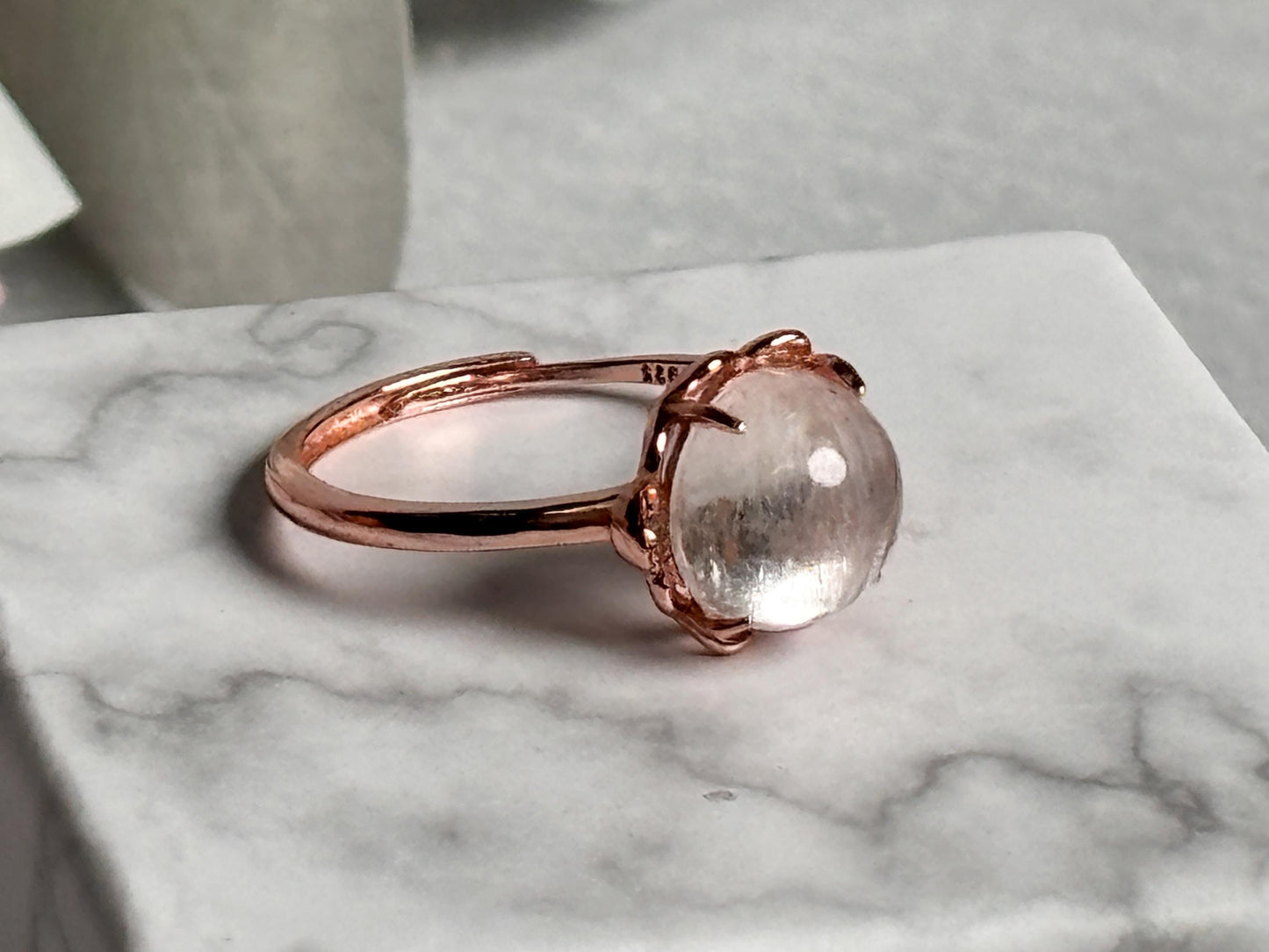 925 Silberring rosévergold, größenverstellbar mit großem transparentem Kunzit Stein  eleganter Schmuck für jeden Anlass