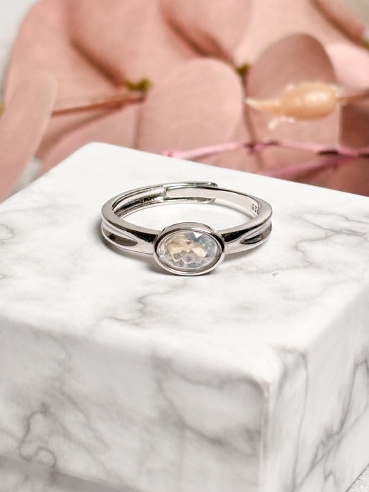 925 Silberring größenverstellbar mit ovalem Mondstein  Boho Edelsteinring Damen, Silber Mondsteinring