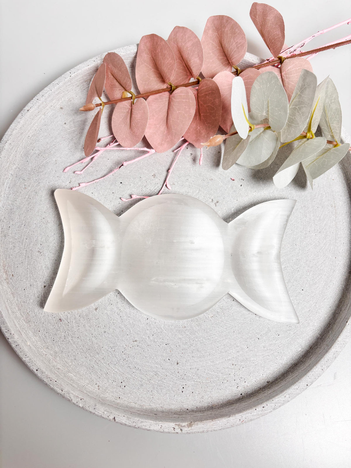 Selenitschale Mondphase  Dekorative Kristallschale mit Mondphasen Design, Ideal zum Reinigen und Aufladen von Schmuckstücken
