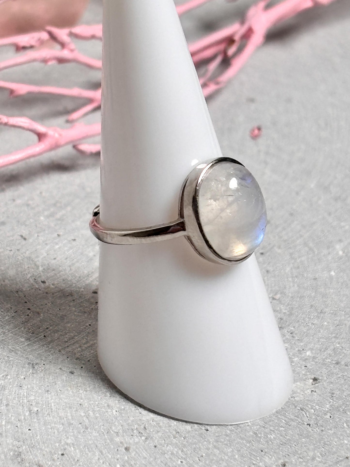 925 Silberring größenverstellbar mit ovalem Mondstein  blauer Flash, Boho Edelsteinring