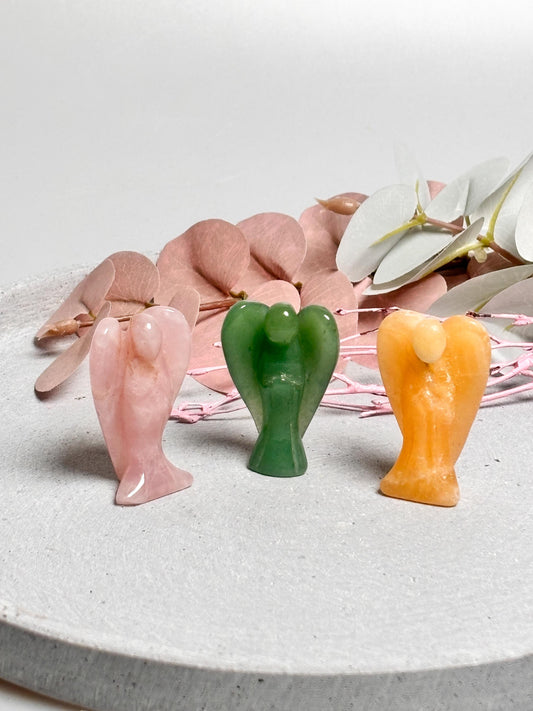 Kleine Engel aus Rosenquarz, grünem Aventurin und gelbem Calcit  Edelsteinfiguren als Deko oder Schutzsymbol