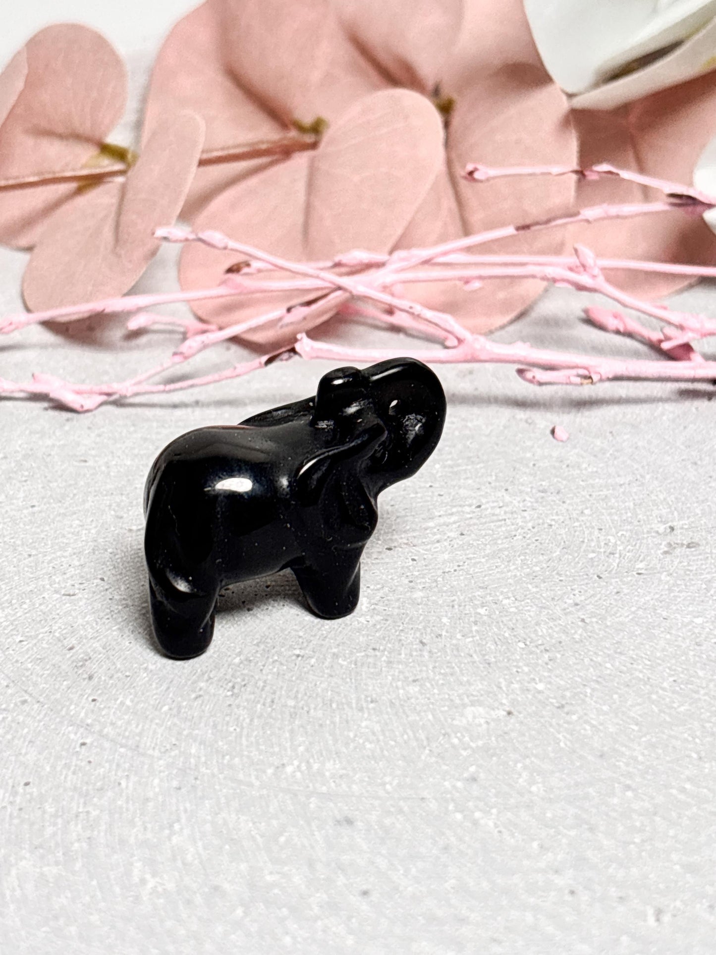 Kleiner Deko Elefant aus schwarzem Obsidian  Spirituelle Dekoration  Geschenkidee  Schwarzer Obsidian Elefant