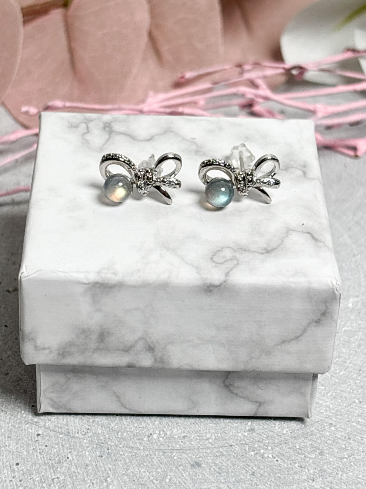 925 Silber Ohrstecker mit Labradorit  Schleifchen Ohrringe | Edelstein Kugel  Geschenkidee für Frauen