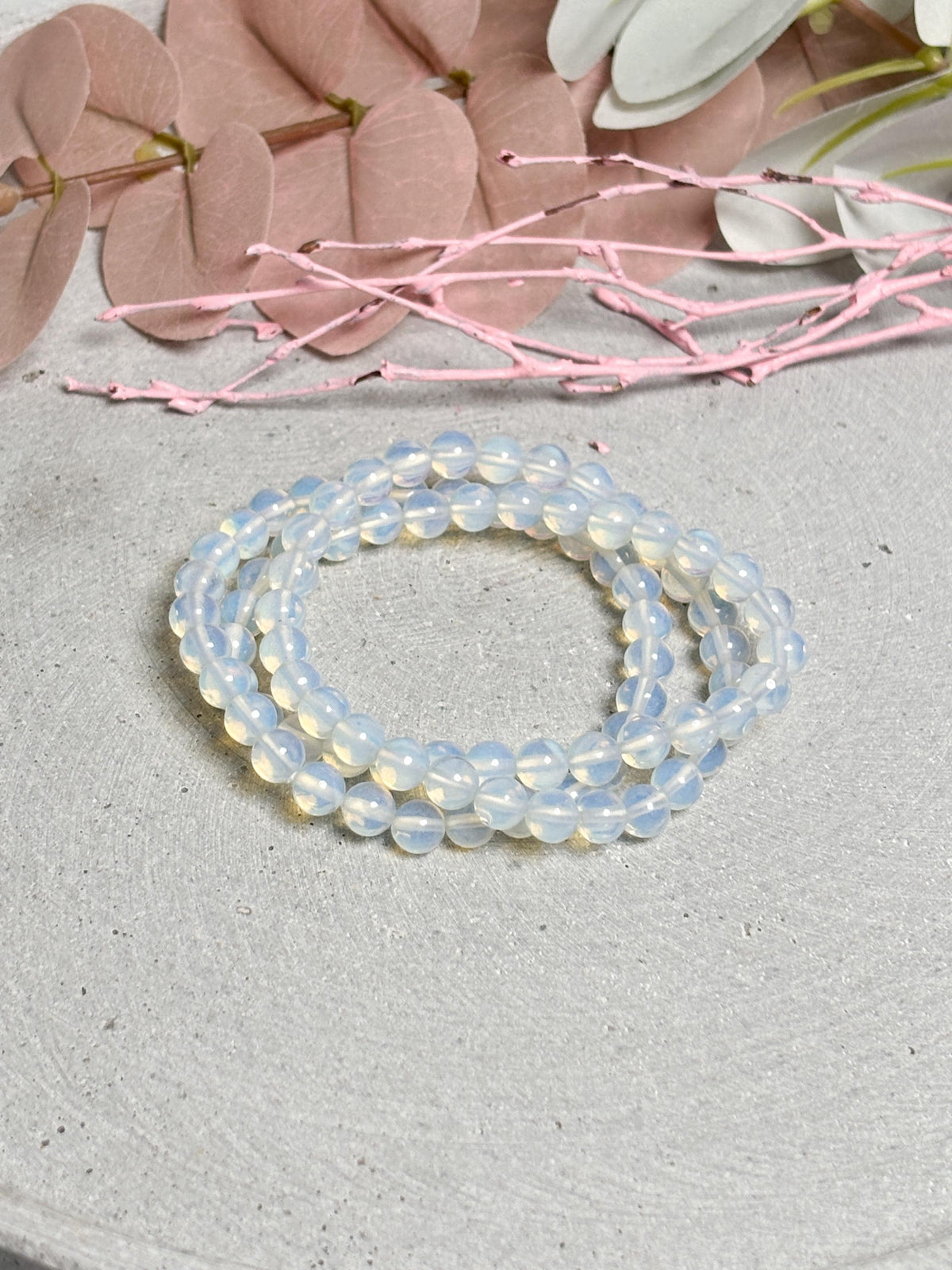 Opalit Perlenarmband 6mm  Elastisches Armband ca. 17,5 cm  Zarter Edelstein Schmuck  Ideales Geschenk für Sie