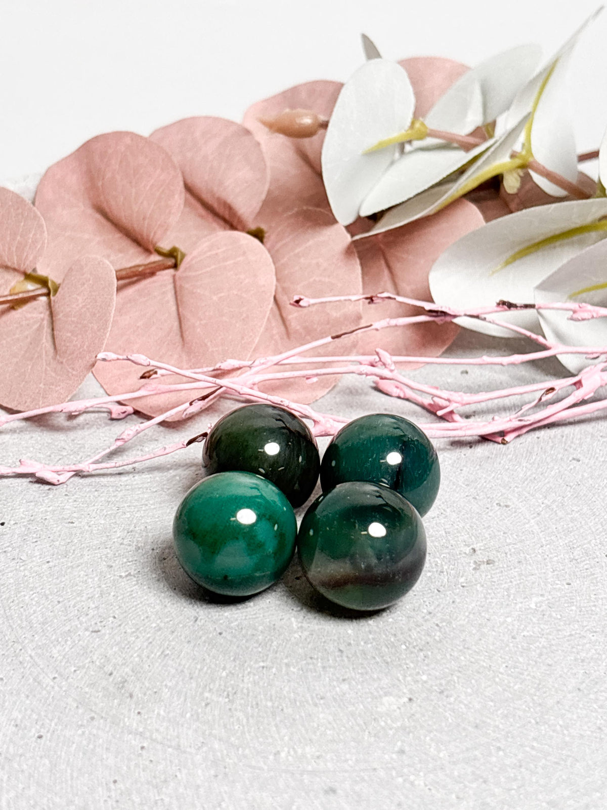 Grüne Achat Kugel 2cm  Kleine Edelstein Kugel aus Achat  Polierter Heilstein  Dekokugel  Achat Sphäre grün  Spiritueller Kristall