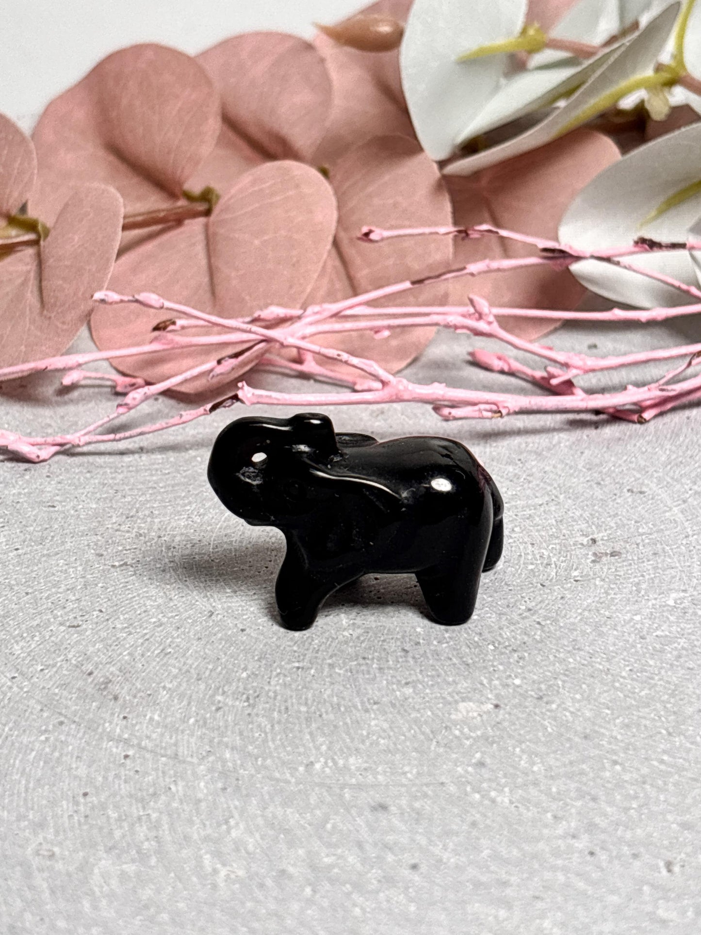 Kleiner Deko Elefant aus schwarzem Obsidian  Spirituelle Dekoration  Geschenkidee  Schwarzer Obsidian Elefant