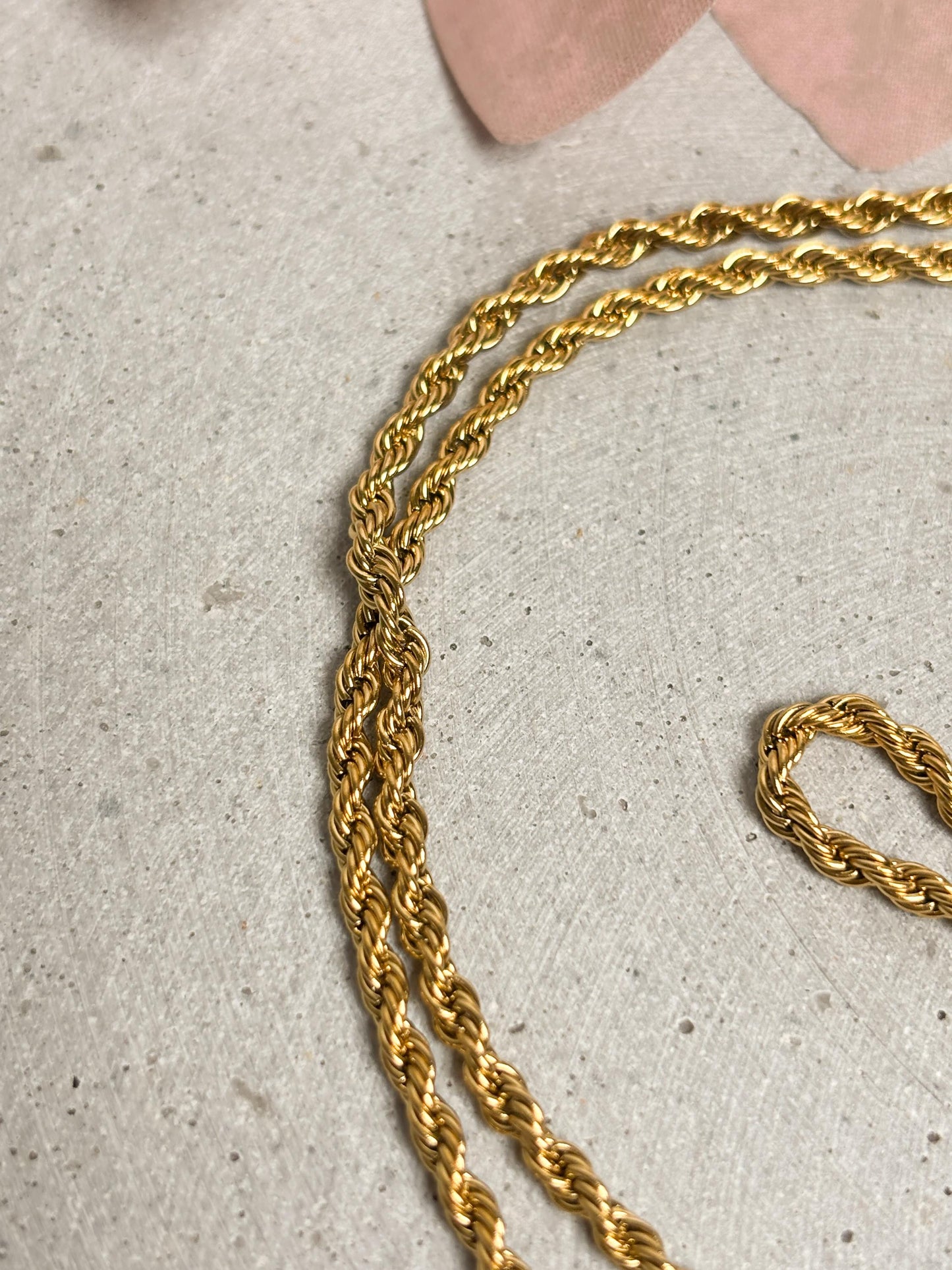 Doppelkette gedreht aus Edelstahl  Goldfarben, ca. 75 cm  Zeitlose Eleganz & moderner Look