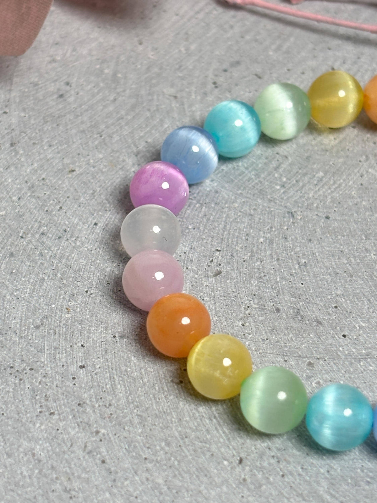 Regenbogen Selenit Perlenarmband 8mm  Bunter Heilstein Schmuck  Spirituelles Geschenk  Boho Armband