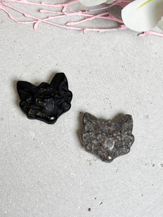Fuchskopf Edelstein Carving  Obsidian oder Yooperlite Kristallfigur 3,2 cm, mystische Deko, spirituelles Fuchstotem, Tierfigur Stein