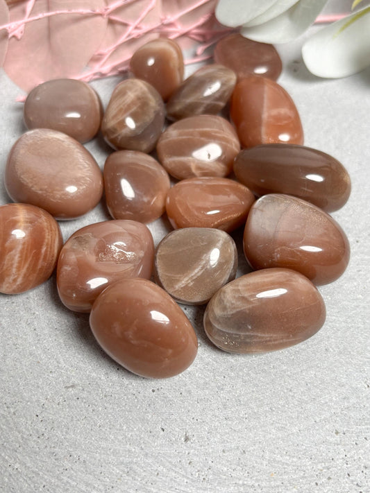 Pfirsich Mondstein Trommelsteine 22,5cm  mit Schimmer & Glanz, Naturstein, Chakrastein, spiritueller Edelstein, Unikat