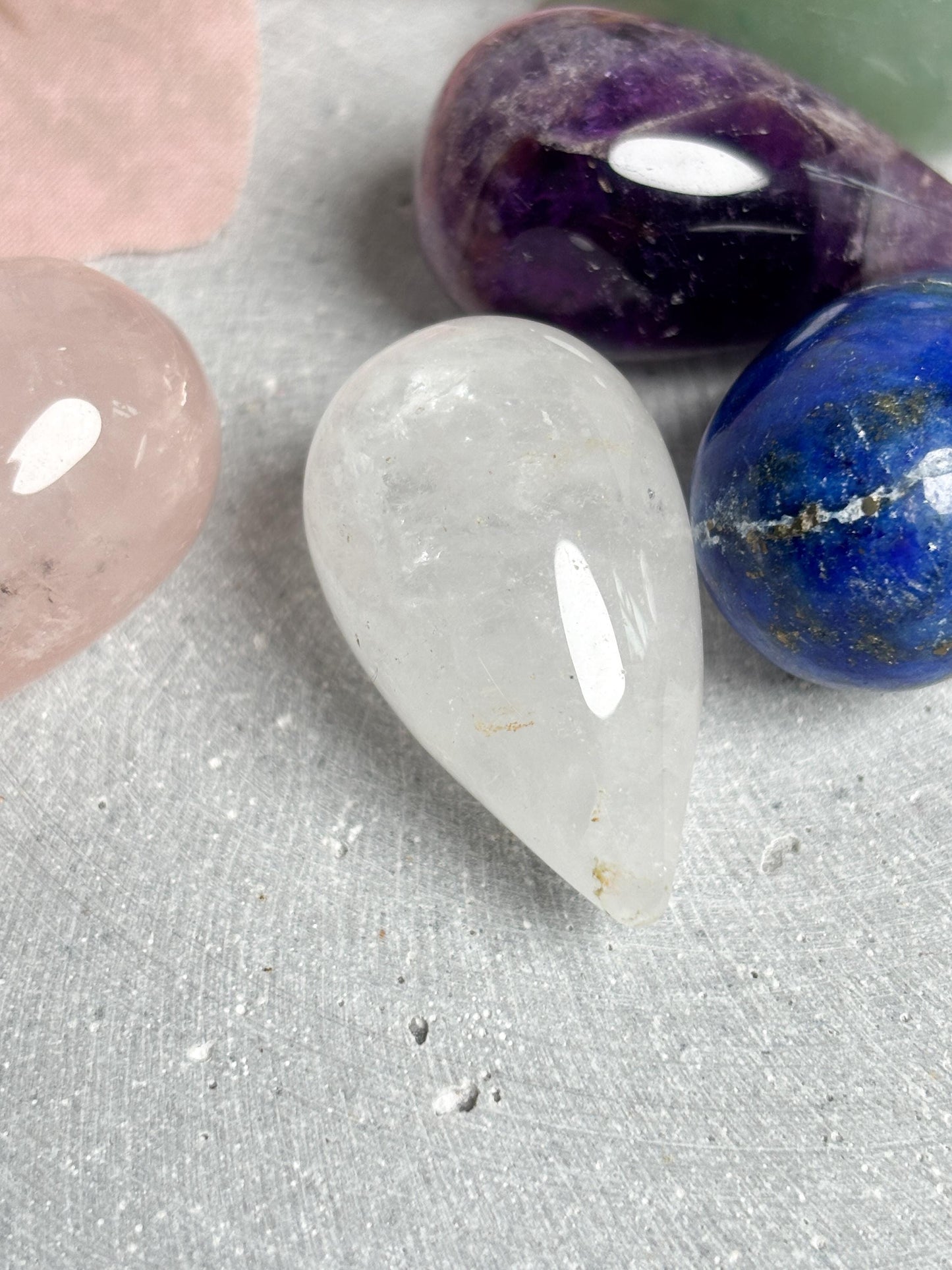 Kleine Kristallkegel aus Edelsteinen  Deko & Energiearbeit | Rosenquarz, Amethyst, Aventurin, Bergkristall, Lapislazuli
