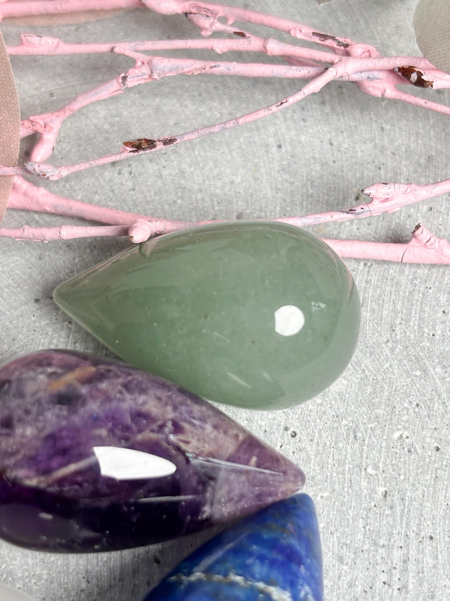 Kleine Kristallkegel aus Edelsteinen  Deko & Energiearbeit | Rosenquarz, Amethyst, Aventurin, Bergkristall, Lapislazuli