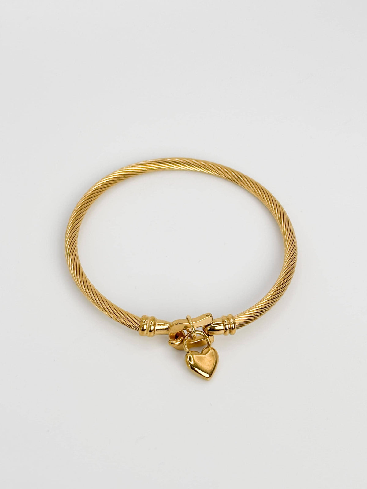 Edelstahl Armreif goldfarben mit Herz Anhänger, Damen Schmuck, rundes Design, poliert, minimalistischer Edelstahl Schmuck