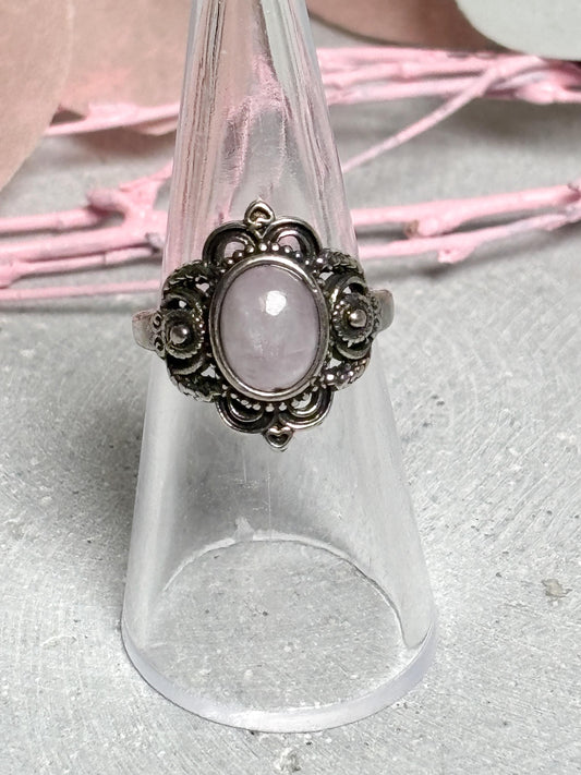 Vintage Ring Edelstahl größenverstellbar mit ovalem Kunzit Schmuck Boho Stil Damenring Kristallstein
