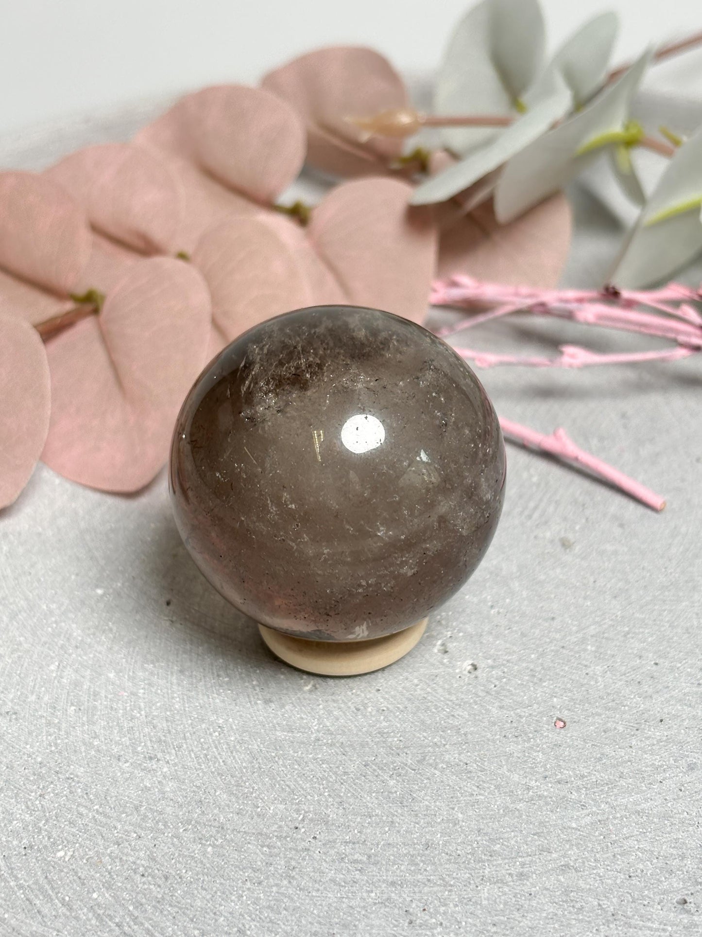 Edelstein Kugel Rauchquarz ca. 4,4 cm  braun grau Kristallkugel mit Regenbögen als Deko oder Heilstein