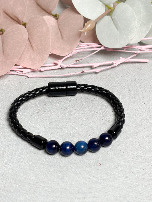 Lederarmband mit blauen Tigerauge Perlen und Magnetverschluss, Herren Armband Leder, Perlenarmband Männer, Schmuck modern