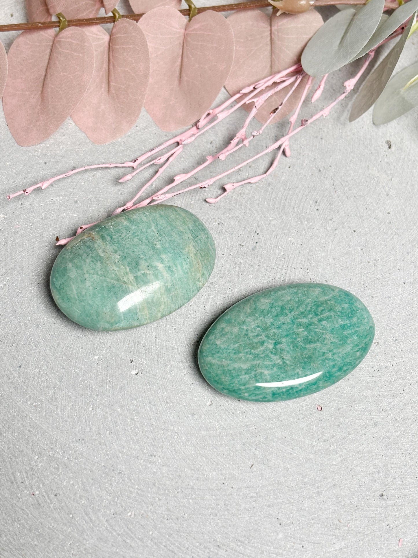 Amazonit Handstein  Edelstein Palmstone ca. 5,6x3,6 cm, polierter Kristall Heilstein für Entspannung & Ausgleich