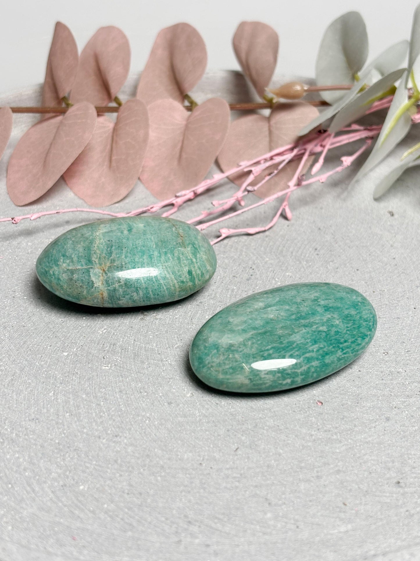 Amazonit Handstein  Edelstein Palmstone ca. 5,6x3,6 cm, polierter Kristall Heilstein für Entspannung & Ausgleich