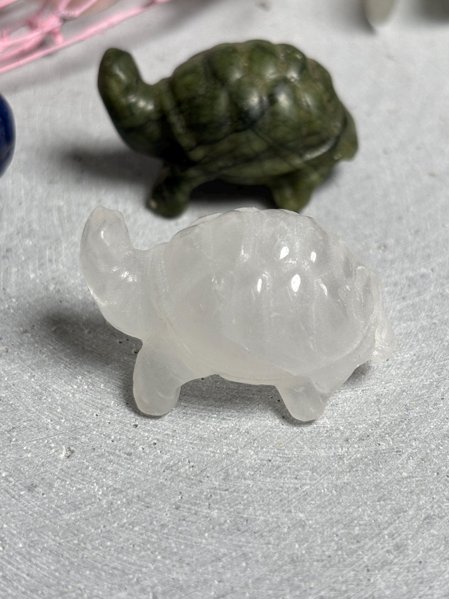 Schildkröte Figur aus Edelstein 4 cm  Kristall Carving aus Zebra Calcit, Sodalith, Bergkristall, Mahagonie Obsidian oder Jade