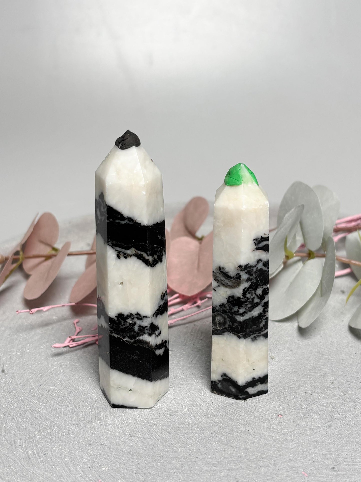 Zebra Jaspis Turm  schwarz-weißer Kristall ca. 8,49,9 cm, Edelstein Spitze, Naturstein Deko, Healing Crystal Tower, Zebra Jasper Point
