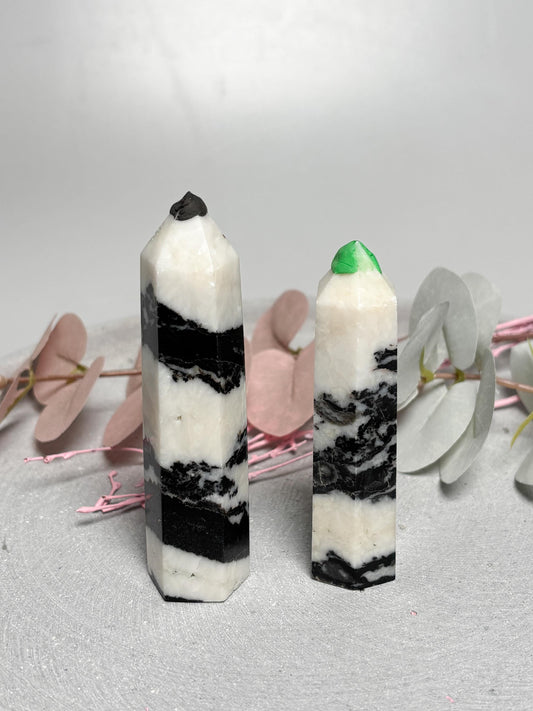 Zebra Jaspis Turm  schwarz-weißer Kristall ca. 8,49,9 cm, Edelstein Spitze, Naturstein Deko, Healing Crystal Tower, Zebra Jasper Point