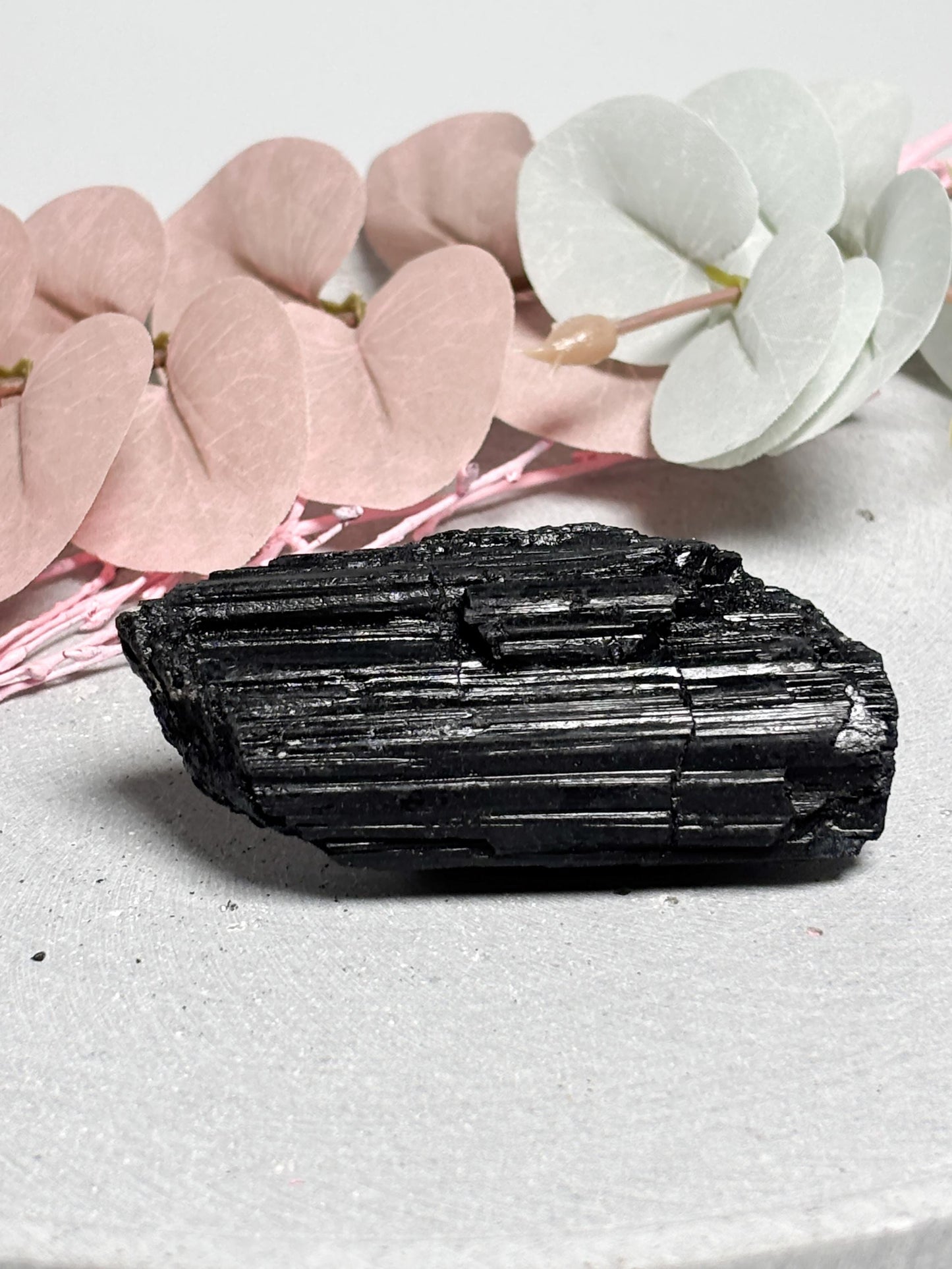 Turmalin Rohstein ca. 7,6x3,6x2,9 cm 109 g  schwarzer Turmalin Kristall, Schörl, Schutzstein, Naturstein Deko, Edelstein Sammlerstück