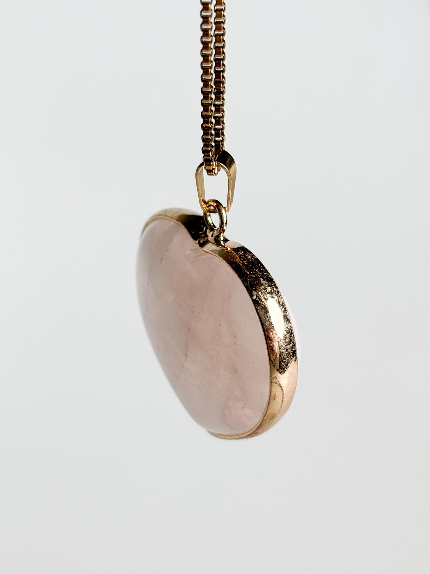 Rosenquarz Herz Anhänger  goldfarbene Fassung, Edelstein Anhänger für Ketten, Kristall Schmuck, Herzstein Anhänger