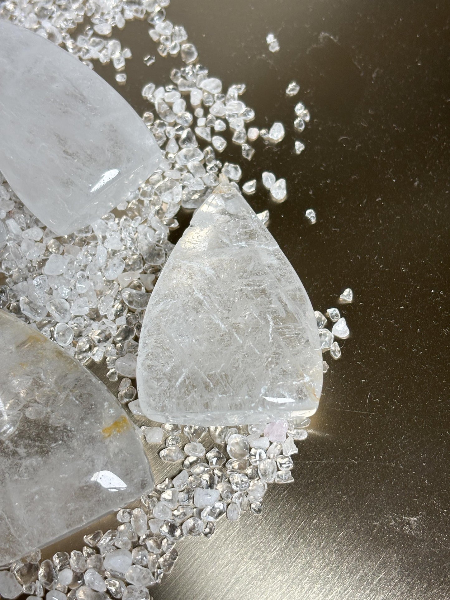 Bergkristall mit Golden Healer Einschlüssen  Kristall Spitze in Tropfenform ca. 6 cm, Edelstein Deko, Healing Crystal