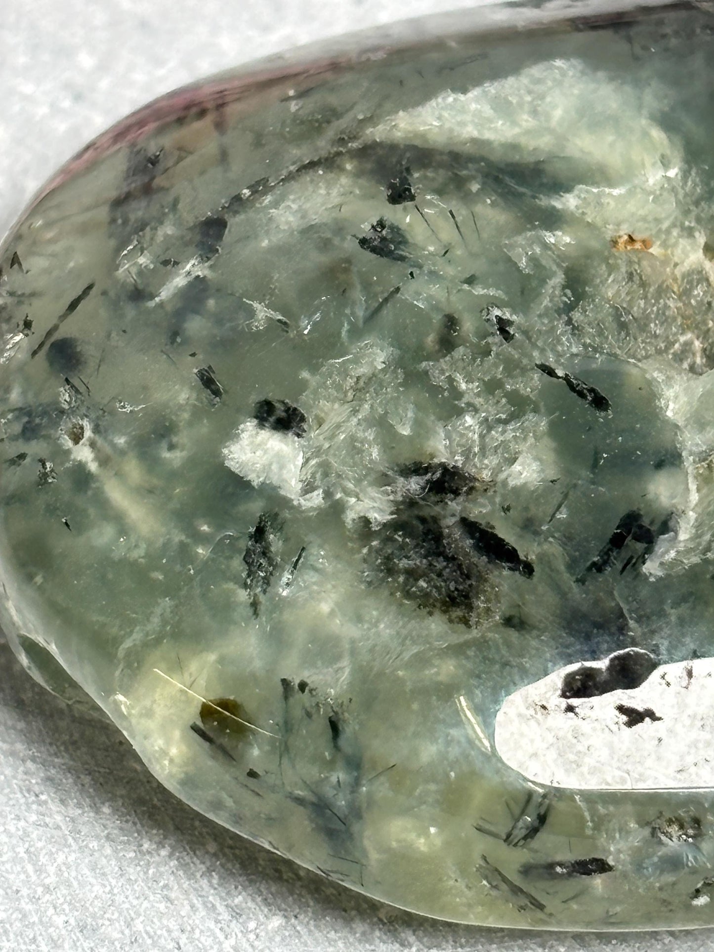 Prehnit Palmstone  6,2 cm Handschmeichler mit schöner Druse und Struktur, Edelstein Stein, Naturstein Deko, Healing Crystal Stone