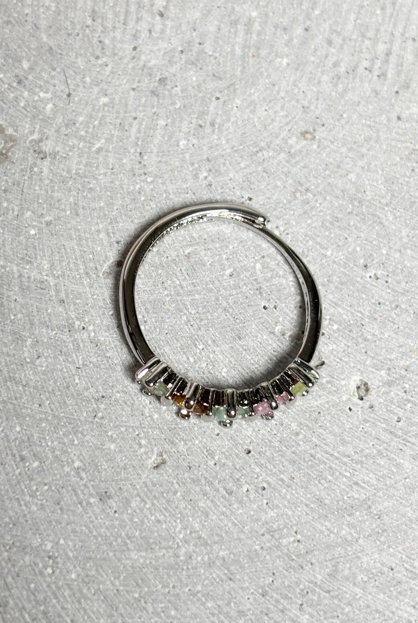 Edelstahl Ring Silber  größenverstellbarer Ring mit bunten Turmalin Steinen, Kristall Schmuck, Edelstein Ring, Rainbow Tourmaline Jewelry