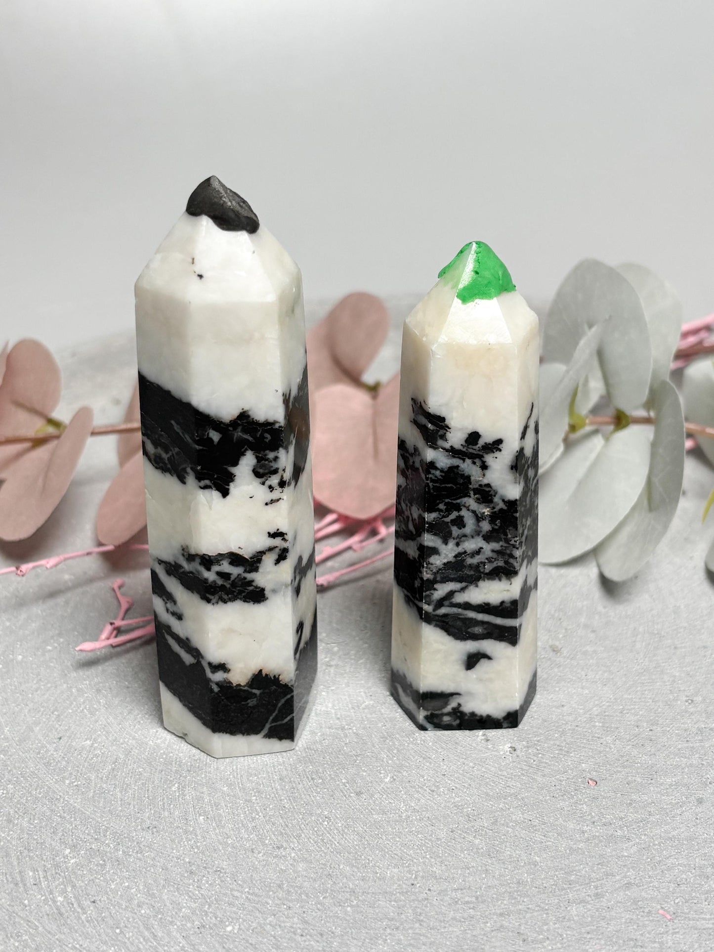 Zebra Jaspis Turm  schwarz-weißer Kristall ca. 8,49,9 cm, Edelstein Spitze, Naturstein Deko, Healing Crystal Tower, Zebra Jasper Point