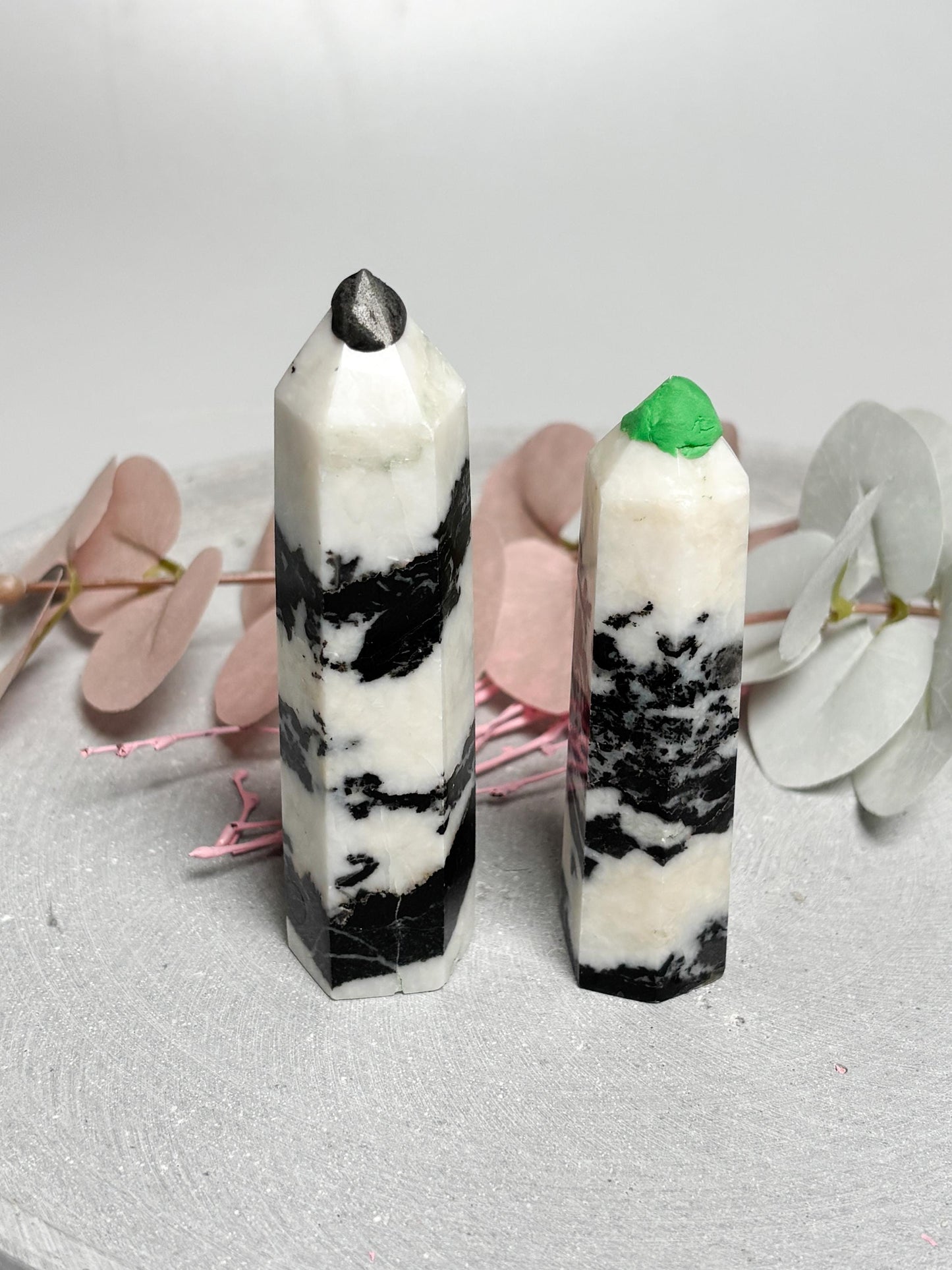 Zebra Jaspis Turm  schwarz-weißer Kristall ca. 8,49,9 cm, Edelstein Spitze, Naturstein Deko, Healing Crystal Tower, Zebra Jasper Point