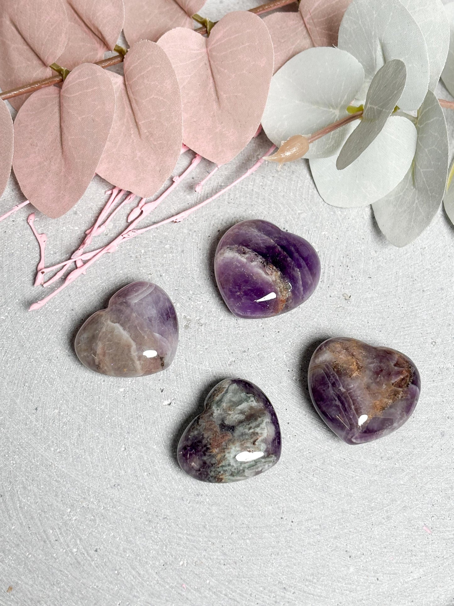 Amethyst Herz  kleines Edelstein Herz ca. 2,9 cm, unterschiedliche Maserung, Kristall Herzstein, Naturstein Deko, Healing Crystal Heart