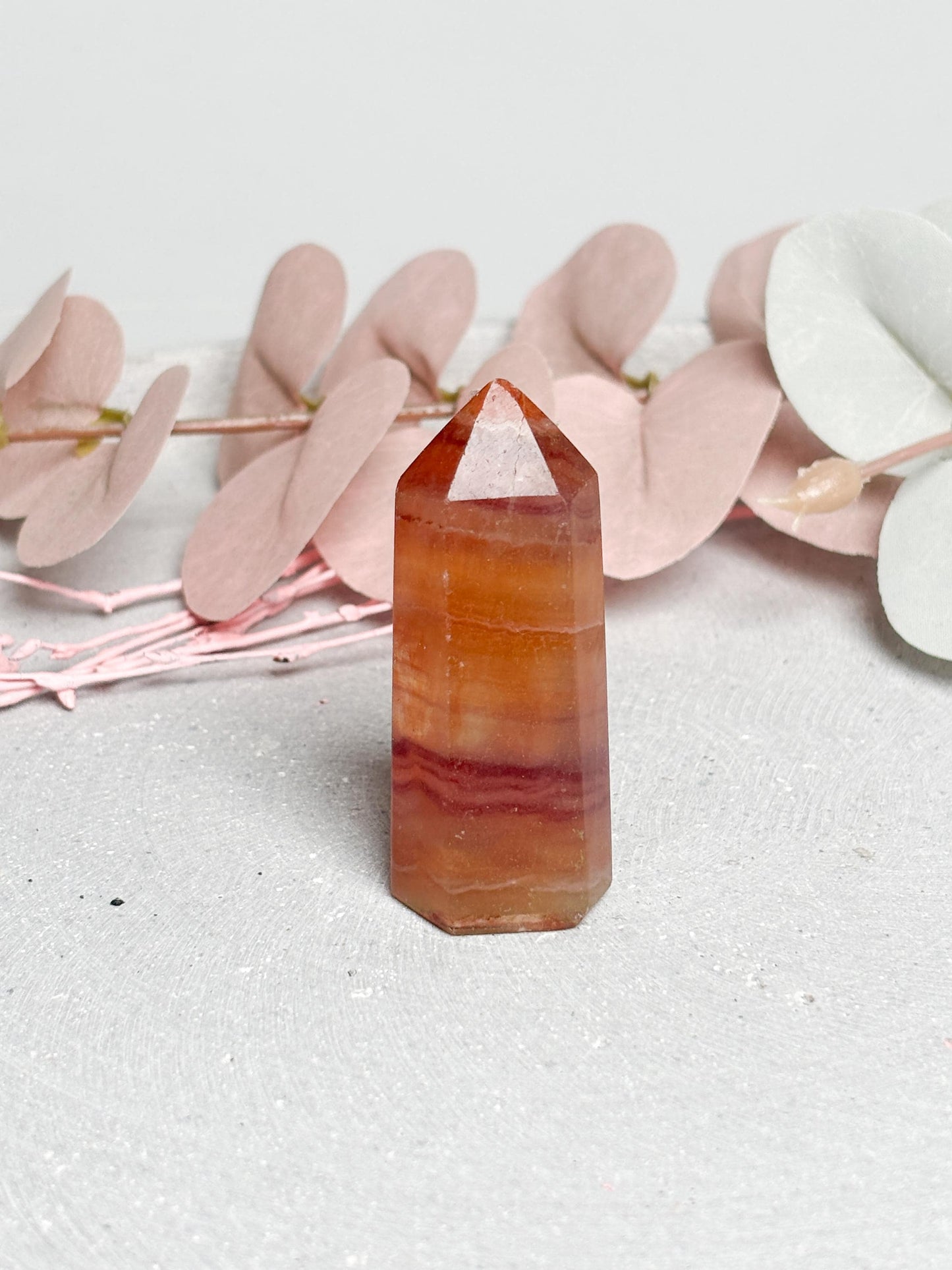 Rötlicher Fluorit Turm ca. 5,5 cm  kleiner Fluorit Kristallturm mit Streifen, Edelstein Tower, Naturstein Deko, Crystal Point