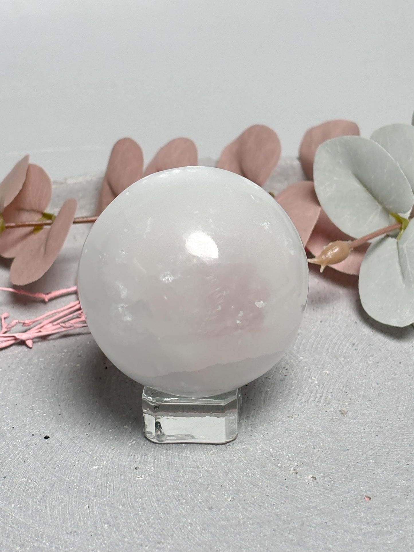 Selenit Kugel ca. 5,8 cm  weiße Kristallkugel, Satin Spar Sphere, Naturstein Deko, Healing Crystal Ball, Selenite Sphere