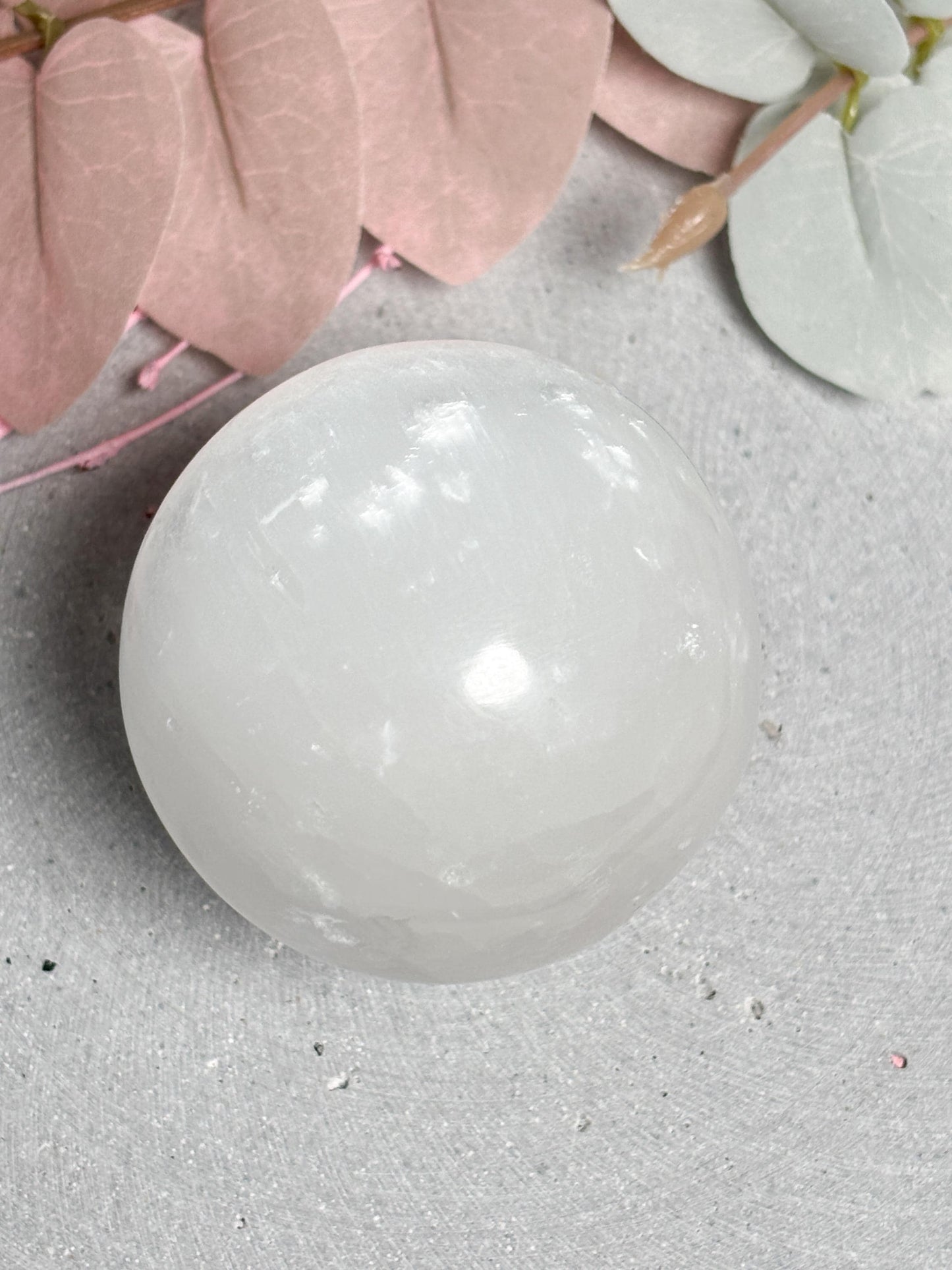 Selenit Kugel ca. 5,8 cm  weiße Kristallkugel, Satin Spar Sphere, Naturstein Deko, Healing Crystal Ball, Selenite Sphere