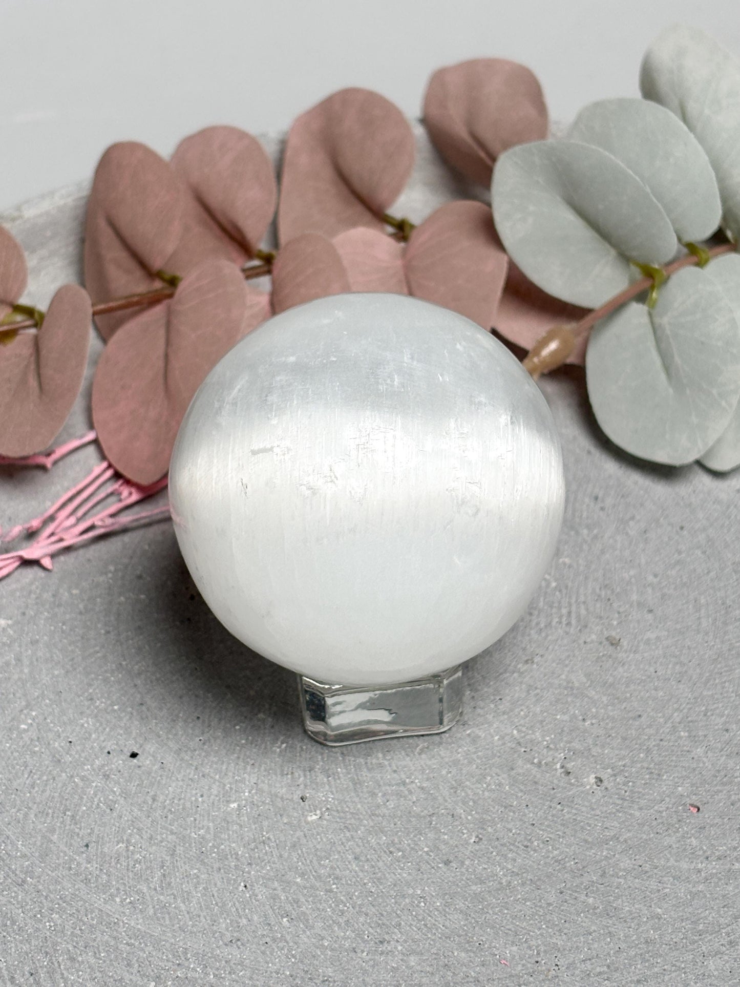 Selenit Kugel ca. 5,8 cm  weiße Kristallkugel, Satin Spar Sphere, Naturstein Deko, Healing Crystal Ball, Selenite Sphere