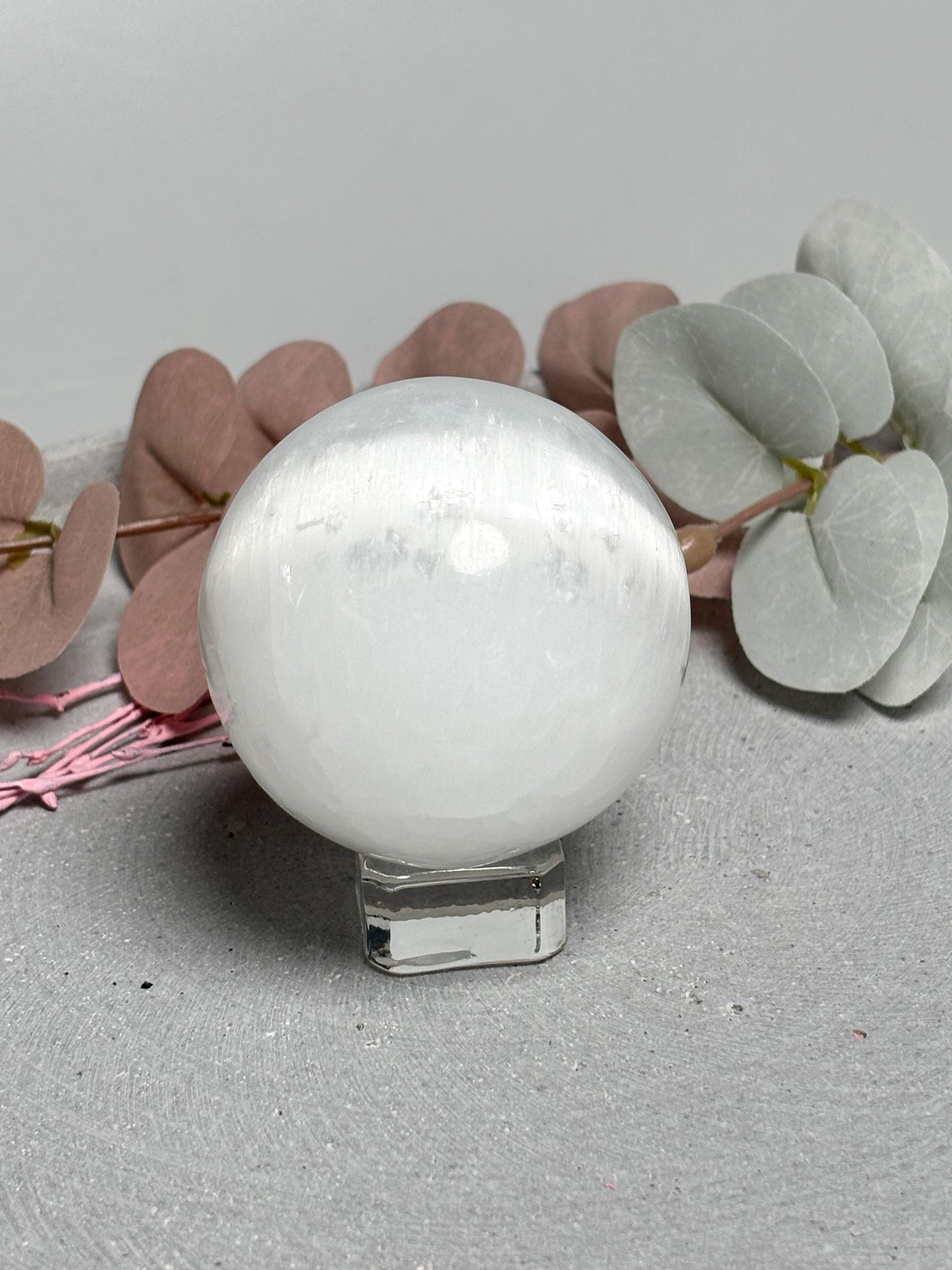Selenit Kugel ca. 5,8 cm  weiße Kristallkugel, Satin Spar Sphere, Naturstein Deko, Healing Crystal Ball, Selenite Sphere