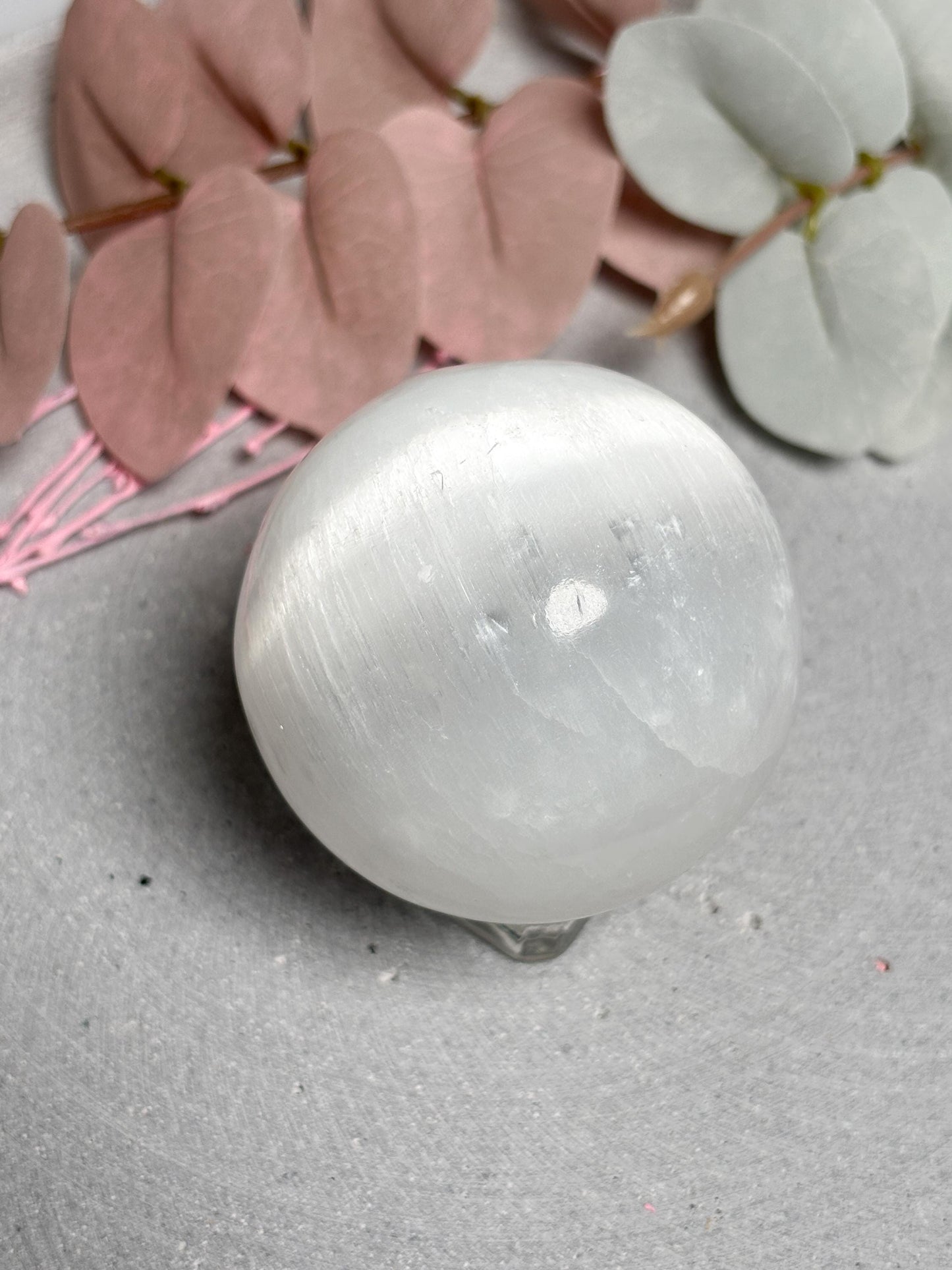 Selenit Kugel ca. 5,8 cm  weiße Kristallkugel, Satin Spar Sphere, Naturstein Deko, Healing Crystal Ball, Selenite Sphere
