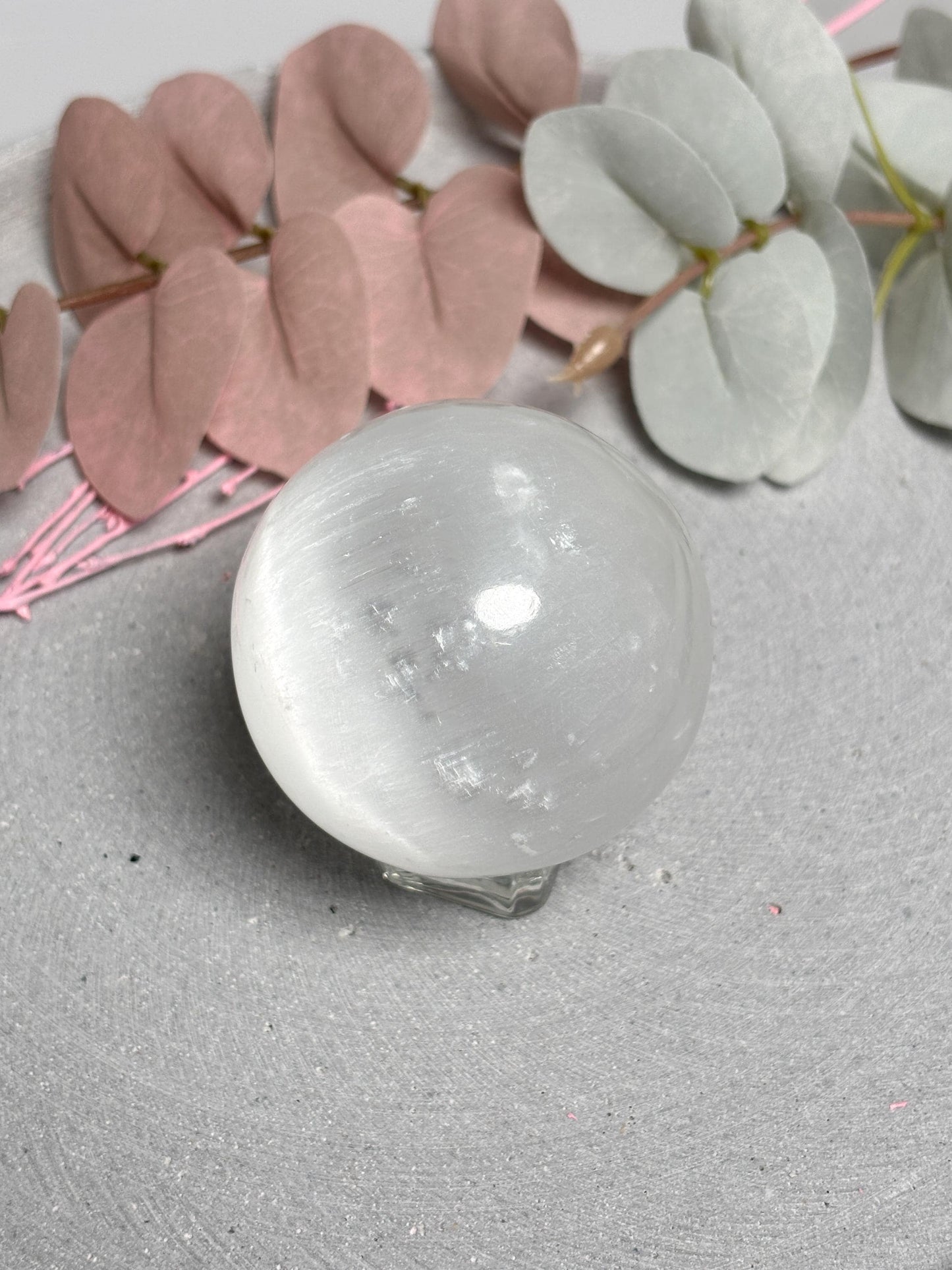 Selenit Kugel ca. 5,8 cm  weiße Kristallkugel, Satin Spar Sphere, Naturstein Deko, Healing Crystal Ball, Selenite Sphere